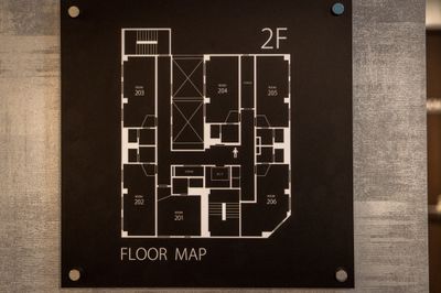 バリュエーション豊かな部屋タイプ - どやねんホテルズ バクロ ゼブラ部屋の間取り図