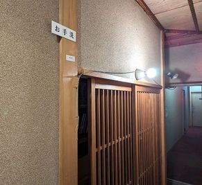 お手洗いはエレベーターとスペースの中間にあります。 - 個室レンタルスタジオ 【レンタルスタジオ】ニューリド南浦和405の間取り図