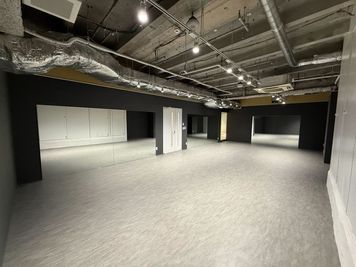 【渋谷駅徒歩3分】58.2㎡/ダンス・ヨガ・レッスンも/簡易防音/大人数可能/鏡２面/スピーカー - ルービー渋谷2nd