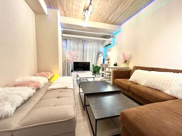 ブリヤン　横浜　ブルー 横浜駅徒歩５分🚶‍♂️ 推し会🌸デート💏２４時間営業🌕の室内の写真