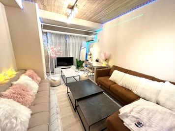 ブリヤン　横浜　ブルー 横浜駅徒歩５分🚶‍♂️ 推し会🌸デート💏２４時間営業🌕の室内の写真