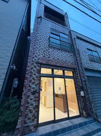 足立ZKYビル 地域NO.１最安値！レンタルオフィスR号室、一日利用も可能の外観の写真