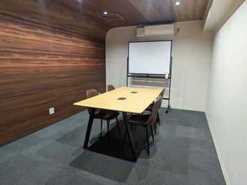 ミーティングルームに最適！居心地の良い空間です - 仙台協立第2ビル