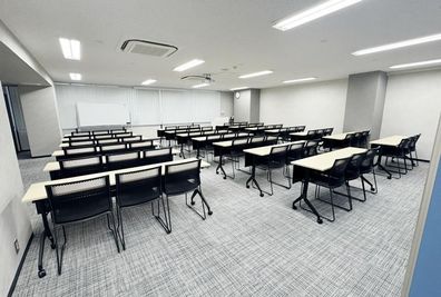電停「中電前」より徒歩1分！無料Wi-Fi付き／60名収容 - リファレンス広島小町ビル貸会議室