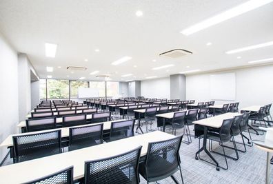 電停「中電前」より徒歩1分！無料Wi-Fi付き／90名収容 - リファレンス広島小町ビル貸会議室