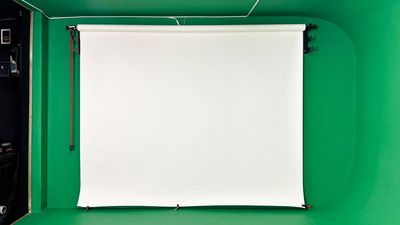 ※白背景紙も基本プランで無料でご利用いただけます。
※ 幅2.7m高さ2.2m
※元から設置しております。 - Studio-Hatena 京橋店 撮影スタジオ、音楽スタジオ、映画館様々な用途に変化するスペースの設備の写真