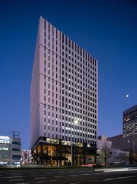 施設の外観の写真です（夜） - YUI NOS 貸し会議室【Room(5) - 12人部屋】の外観の写真
