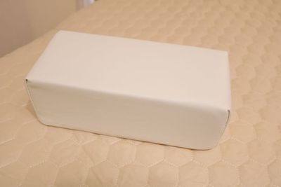 角マクラ 大サイズ 高さ9.5cm ホワイト - FROM NOW（フロムナウ）五反田 レンタルサロンの設備の写真