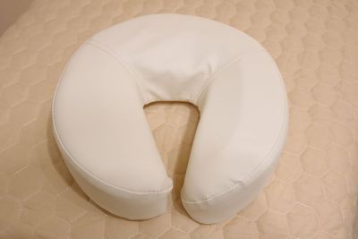 顔マクラ 高さ8cm ホワイト - FROM NOW（フロムナウ）五反田 レンタルサロンの設備の写真