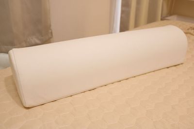 半円ロングマクラ 大サイズ 高さ12cm  - FROM NOW（フロムナウ）五反田 レンタルサロンの設備の写真