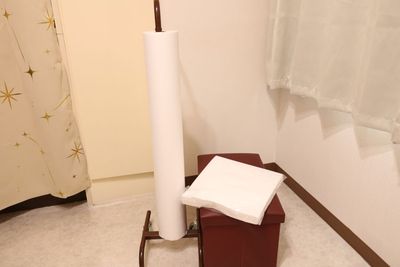 ・ペーパーシーツ (防水タイプ) 幅80cm×長さ95m ホワイト
・十字カット ピローシート 薄手タイプ ホワイト - FROM NOW（フロムナウ）五反田 レンタルサロンの設備の写真