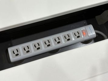 延長コード（無料） - TNER（トナー） ミーティングスペースの設備の写真