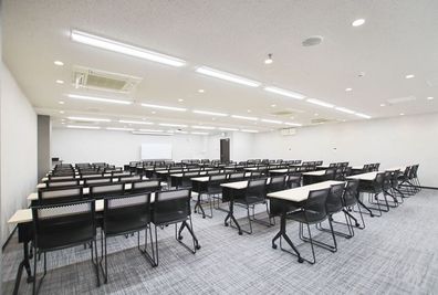 電停「中電前」より徒歩1分！無料Wi-Fi付き／99名収容 - リファレンス広島小町ビル貸会議室