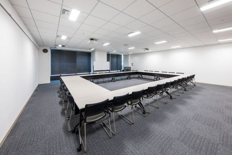 HS403 - リファレンスヒューリックスクエア福岡天神貸会議室