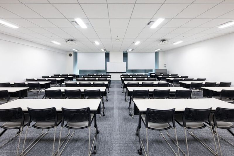 HS403 - リファレンスヒューリックスクエア福岡天神貸会議室