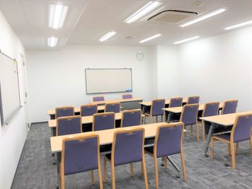 【リロの会議室】Forum S 3東洋海事ビル 【Forum S 3東洋海事ビル】地下1階　会議室Aの室内の写真