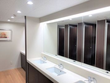 【リロの会議室】Forum S 3東洋海事ビル 【Forum S 3東洋海事ビル】地下1階　会議室Aの室内の写真