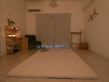 折りたたみマットレス完備 - 五条駅近くの完全個室サロン 烏丸駅/五条駅徒歩10分圏内✨️落ち着きのあるリラックス空間🌿の室内の写真