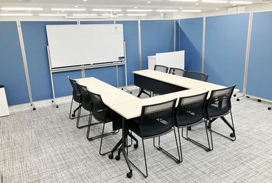 電停「中電前」より徒歩1分！無料Wi-Fi付き／9名収容 - リファレンス広島小町ビル貸会議室
