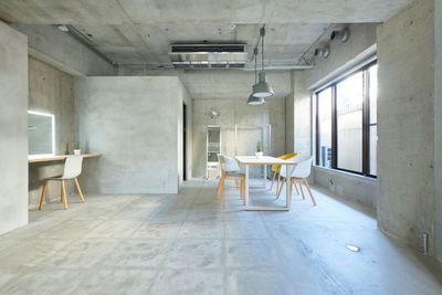 床はこの写真の状態から補修済みのため、7枚目の写真を参照ください - studio Nicotama studio Nicotama　〜スタジオ　ニコタマ〜の室内の写真