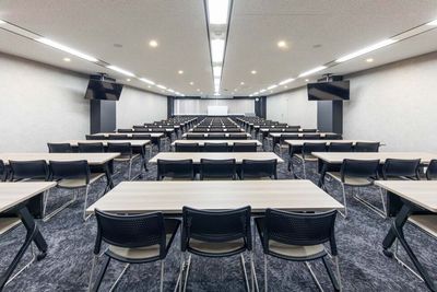 【SK904|スクール形式 最大108名収容】地下鉄名城線 矢場町駅 徒歩5分!無料Wi-Fi付き - リファレンス名古屋栄貸会議室ナディアパーク