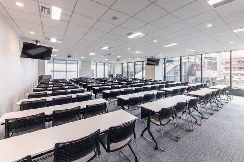 HS404 - リファレンスヒューリックスクエア福岡天神貸会議室