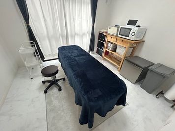 メイン施術ルーム - レンタルサロンCOTA2ndの室内の写真