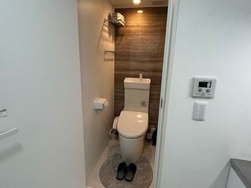 ウォシュレット付きトイレ - レンタルサロンCOTA2ndの設備の写真