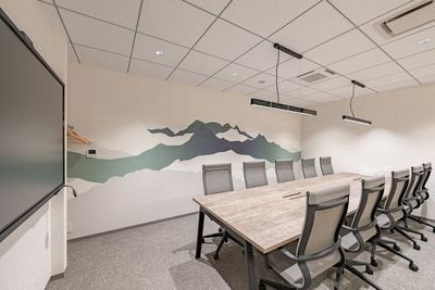 【豊水すすきの駅徒歩1分】✨10名用会議室✨完全個室/高速Wi-Fi/大型電子モニター/商談/打ち合わせ/WEB会議 - BIZcomfort札幌すすきの