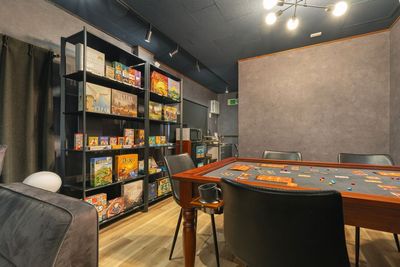 556_SpemoGame新橋 ボードゲームスペースの室内の写真
