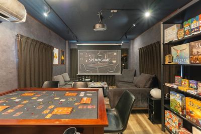 556_SpemoGame新橋 ボードゲームスペースの室内の写真