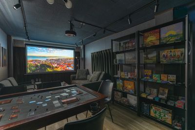 556_SpemoGame新橋 ボードゲームスペースの室内の写真