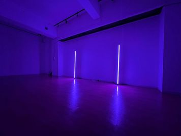 雰囲気を変えられるLEDライトは無料で利用可能です。 - レンタルスタジオ「STUDIO CDA TACHIKAWA」 STUDIO CDA TACHIKAWAの室内の写真