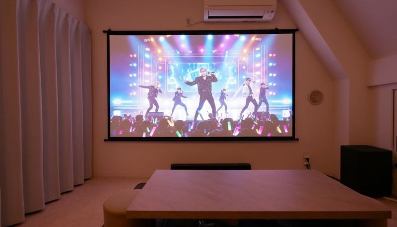 小川町駅・淡路町駅・新御茶ノ水駅すぐのプライベートシアタールーム - Cinema Neon Pod / シネマネオンポッド秋葉原