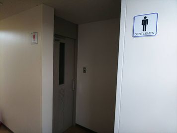 高裁前ビル 402会議室の室内の写真