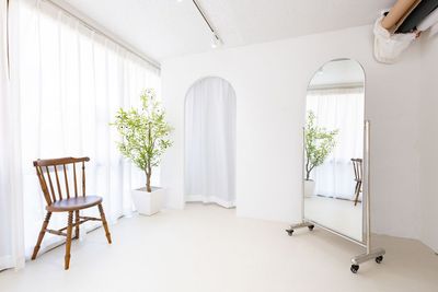 大きな鏡もございます🪞 - milk studio 飯田橋店 milk studio 飯田橋店（11名様〜）の室内の写真