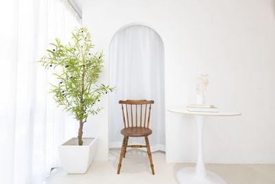 アーチ壁は漆喰風で雰囲気が出ます✨
※小物は撮影時のみご用意しているものもあり、常設ではない場合がございます。 - milk studio 飯田橋店 milk studio 飯田橋店（11名様〜）の室内の写真