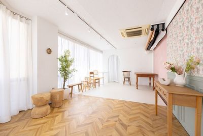 OPEN記念割✨自然光差し込む撮影スタジオ💖白ホリ風、背景5種×機材📸飯田橋｜バースデーフォト、ポートレート（11名様〜） - milk studio 飯田橋店