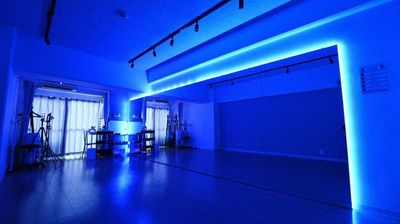 LEDで映え写真・動画を撮ろう！！ - レンタルスタジオaile(エール) 【大阪主要駅徒歩圏内】格安でダンスができるレンタルスタジオの室内の写真