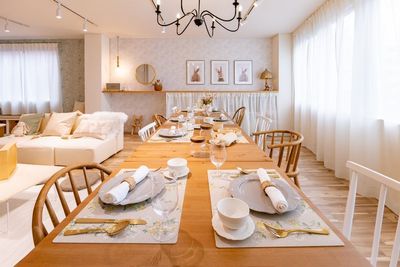 テーブルセットをご用意しておりますので、女子会にも最適です✨ - BUNNY PARTY🐰(バニーパーティー) milk party 馬喰町店【11名様以上向け】の室内の写真