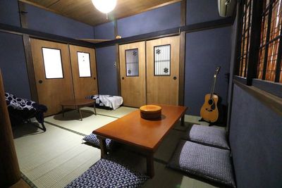 ギターはオプションでご利用ください。 - みるくる 閑静な住宅街の戸建て一室・多目的スペース【Room 和】の室内の写真