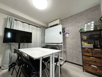 レイアウト変更で勉強会も可能です。 - ルミナスペース船橋本町店 レンタルスペース（会議・サロン）の室内の写真