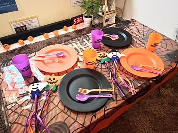ハロウィンパーティ用のカトラリーを
準備しております - Mare西荻窪 レンタルスペースMare　シアターモデル202の室内の写真