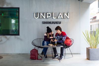 UNPLAN Shinjuku Rooftop spaceの入口の写真