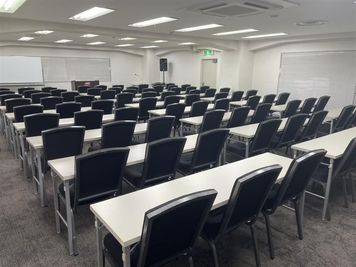 【TKP新橋汐留ビジネスセンター】【新橋駅徒歩4分！】81名収容可能な大型会場！ - TKP新橋汐留ビジネスセンター