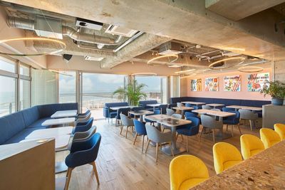 AWAKE3F店内 - AWAKE -Dining & Lifestyle Shop- AWEKE Dining & Lifestyle Shopの室内の写真