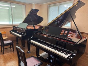 ヤマハミュージック直営教室です。二台ピアノ等の練習に最適なお部屋です。 - 宇都宮センター