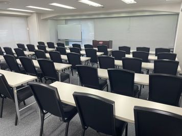 【TKP新橋汐留ビジネスセンター】【新橋駅徒歩4分！】45名収容可能な会議室！  - TKP新橋汐留ビジネスセンター