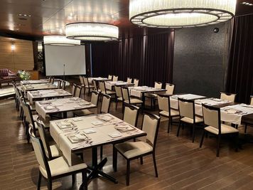 着席最大64名スクリーン＆プロジェクター完備 - フリジェリオ/FRIGERIO レストランホール＜スクリーン＆プロジェクター付＞の室内の写真