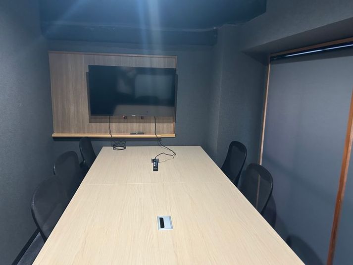【日吉by コワーキング】6名用会議室 - いいオフィス日吉 by コワーキング
